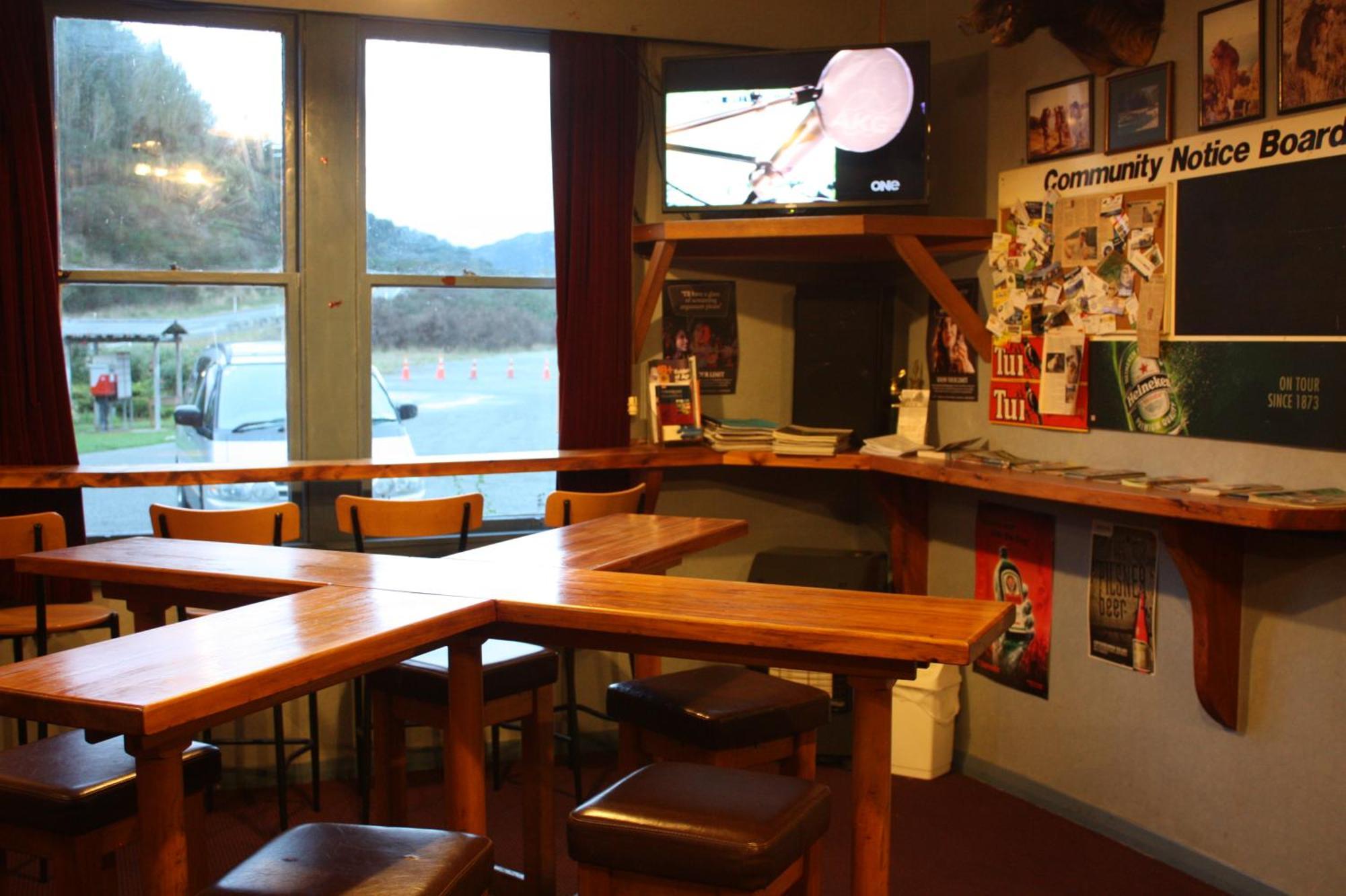 Owen River Tavern&Motels Buitenkant foto